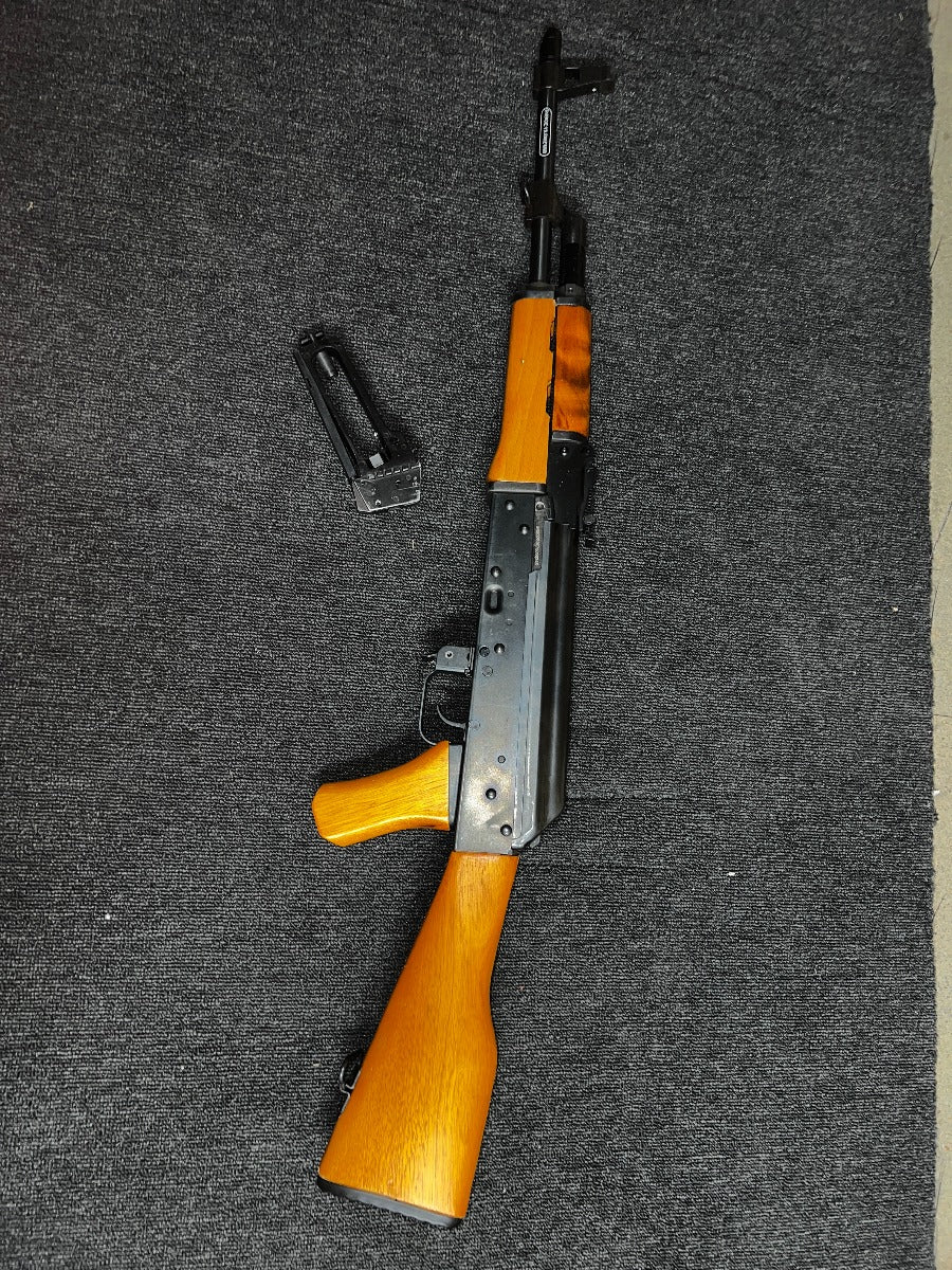 Cybergun kalashnikov 4.5mm co2 - no mag cover, leaking