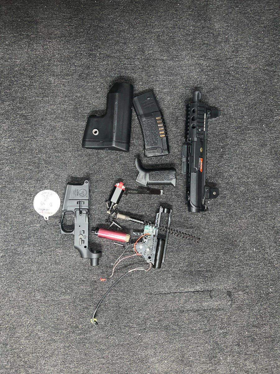 ares am-007-black m4 aeg - in bits/possibly missing bits