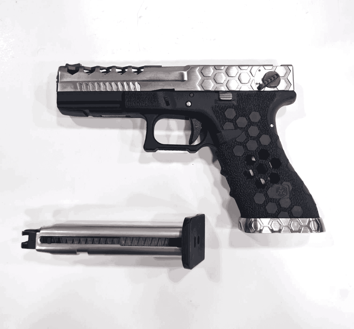Boneyard - Armorer Works Custom Hex Cut GBB (AW-VX0200 - Silver)