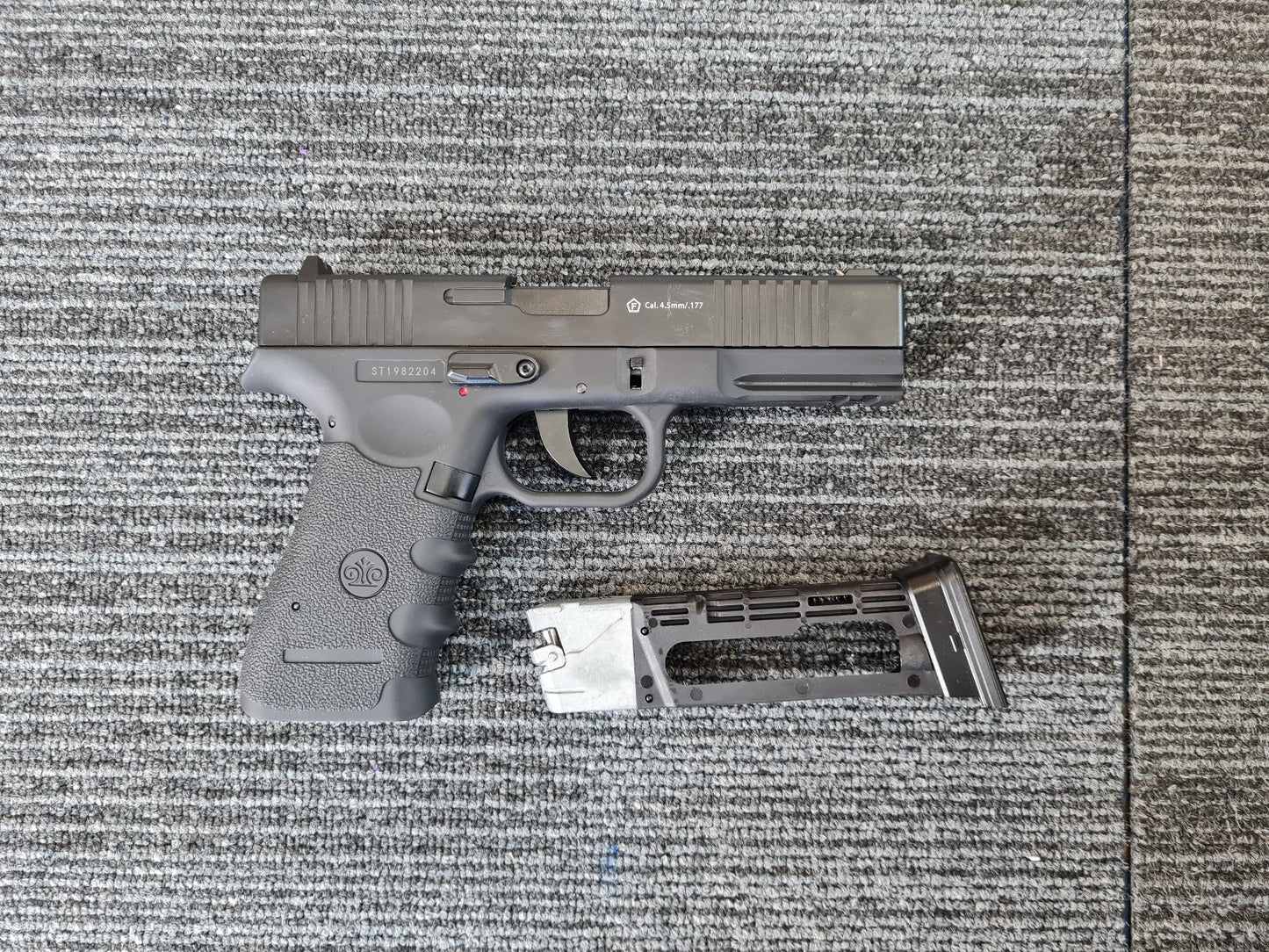 Stinger 17 Series Co2 Pistol Blowback (Polymer - 4.5mm)