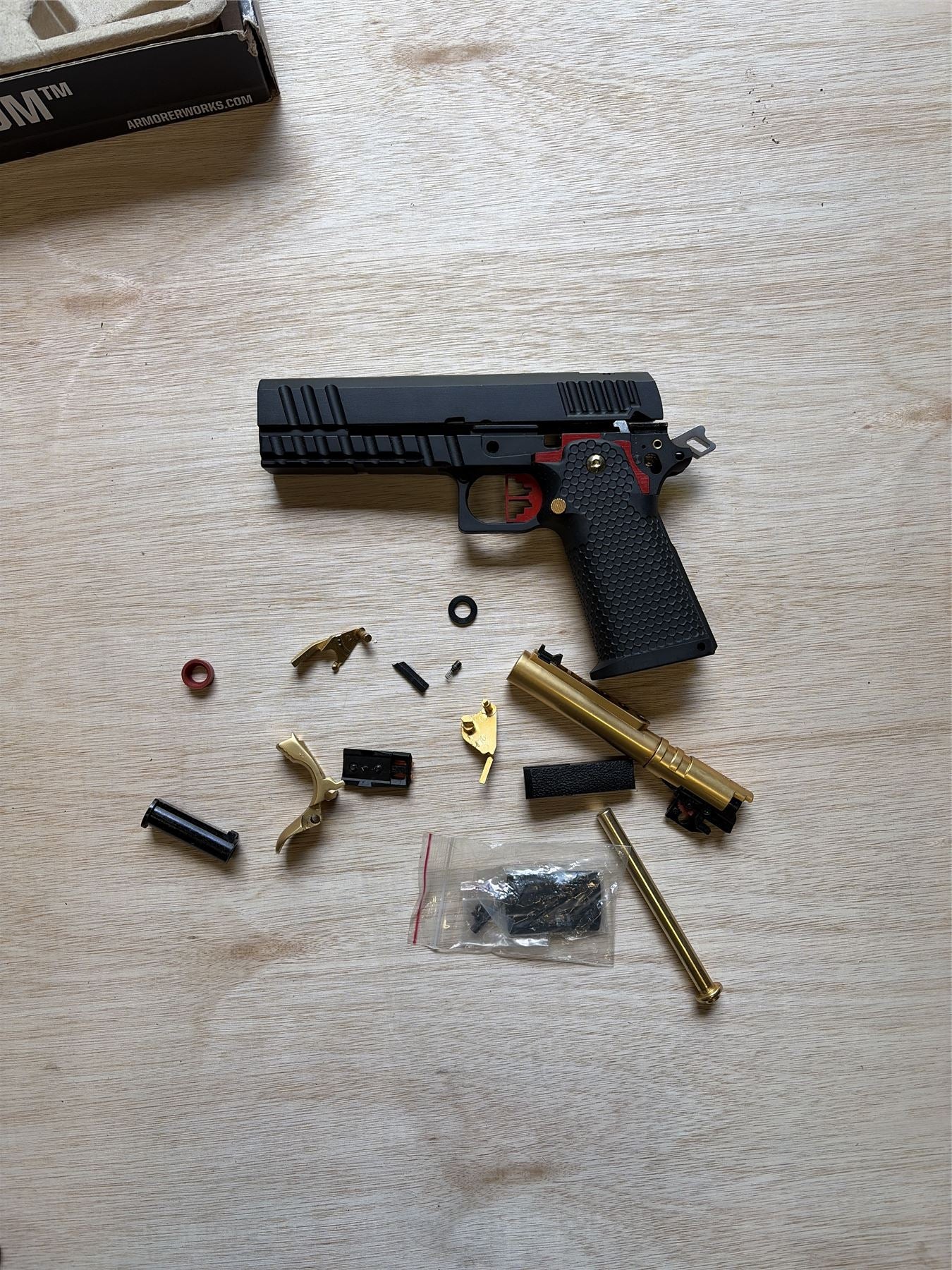 [Boneyard] Armorer Works Custom Hi-Capa GBBP (Black Slide - Gold Barrel - AW-HX2032) - Slide snapped - auto only - vents gas