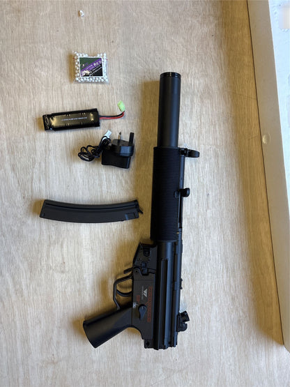 [Boneyard] JG Swat Submachine AEG SD6 Rifle (Inc. Battery and Charger - 067) - Unknown Fault or Ex. Display