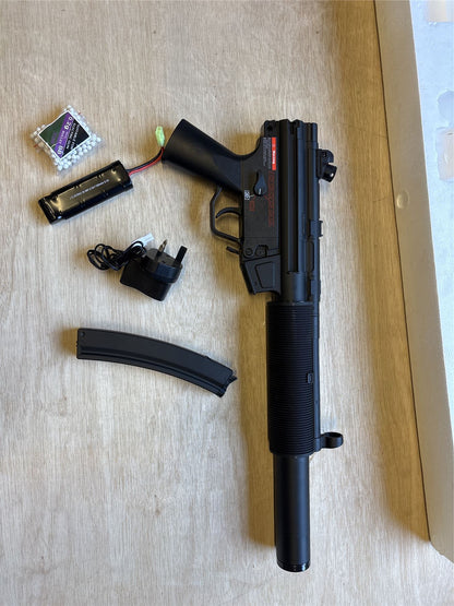 [Boneyard] JG Swat Submachine AEG SD6 Rifle (Inc. Battery and Charger - 067) - Unknown Fault or Ex. Display