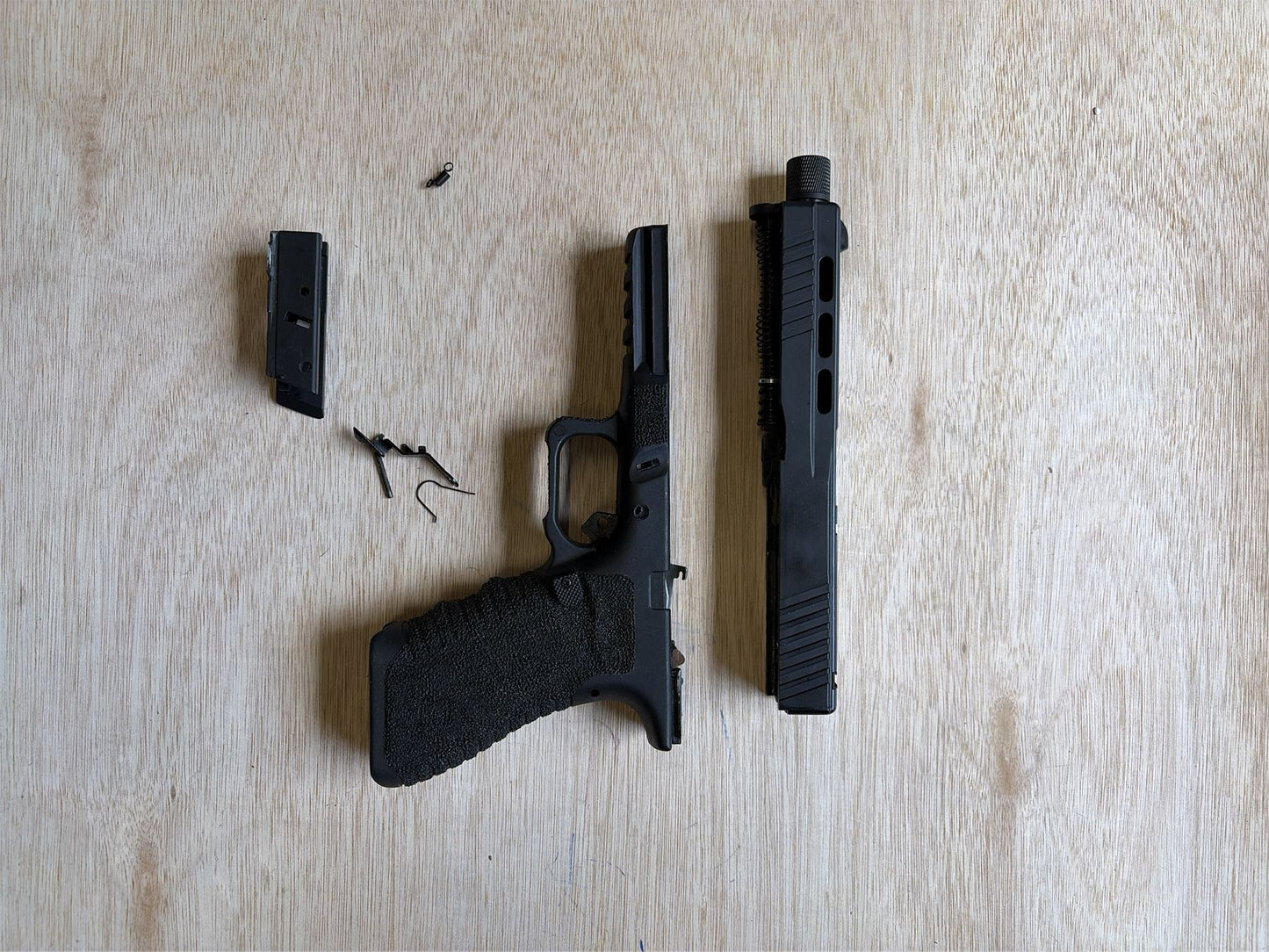 [Boneyard] Secutor - Gladius - 17 Series Custom Pistol (Black Barrel - Co2 - Black) - Faults unknown