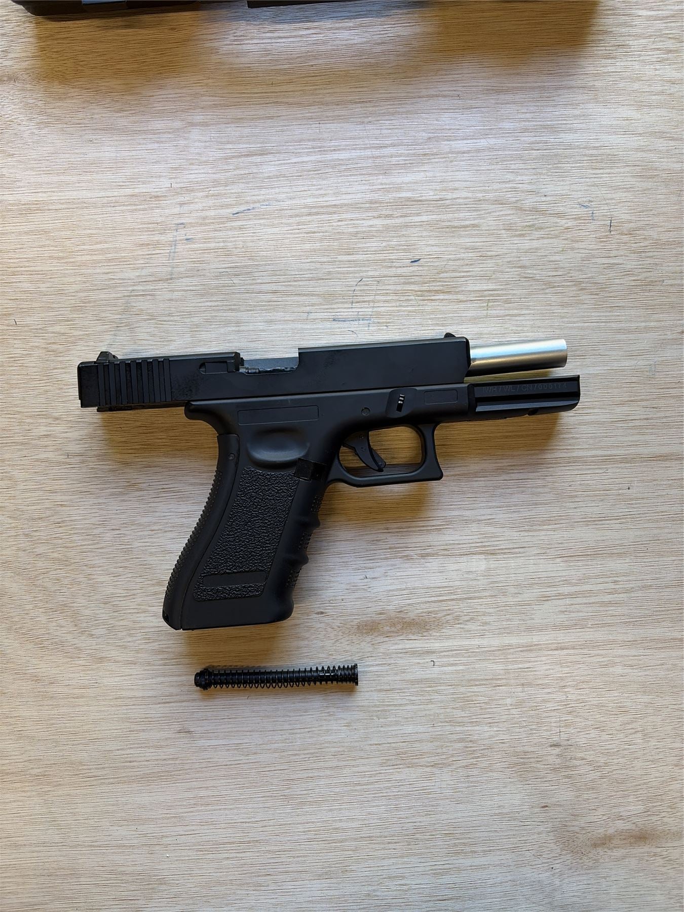 [Boneyard] Well 17 Series Dual Power Pistol (G197) - Front of slide snapped - missing 1 mag - case inc