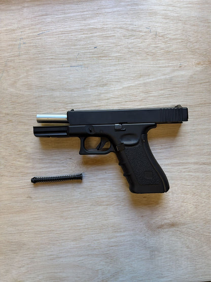 [Boneyard] Well 17 Series Dual Power Pistol (G197) - Front of slide snapped - missing 1 mag - case inc