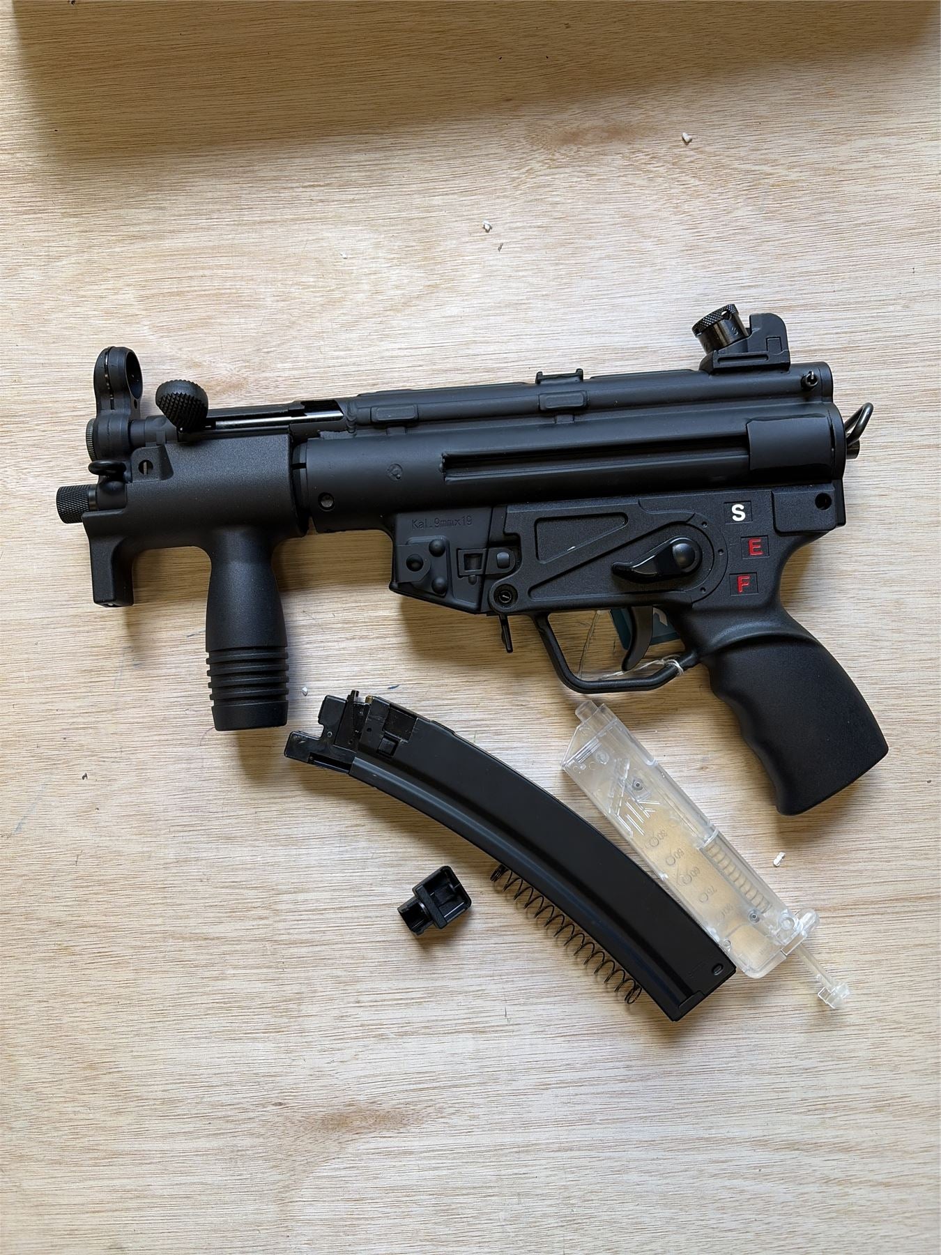 [Boneyard] SRC SR5-KA1 Swat CO2 SMG (COB-421) - Mostly disassembled - untested - possible missing parts