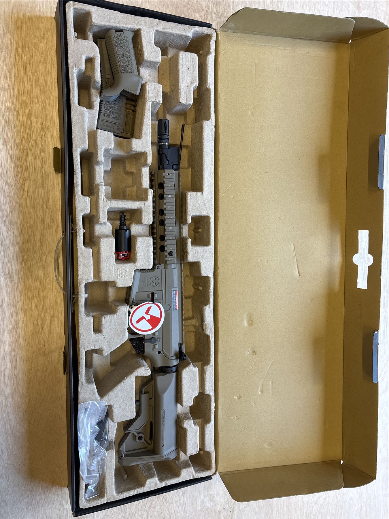 [Boneyard] Ares Amoeba M4 AEG (AM-008-DE) - Tan - Wiring removed / needs rewiring - possible missing parts