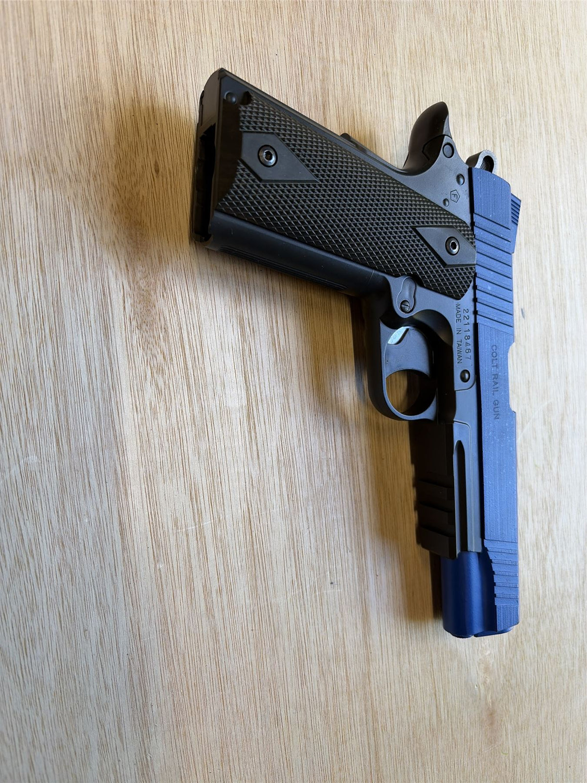 [Boneyard] Colt 1911 (Rail) Co2 Pistol (Black - Fixed Slide - Cybergun - 180314) (Blue) - Unknown Fault or Ex. Display