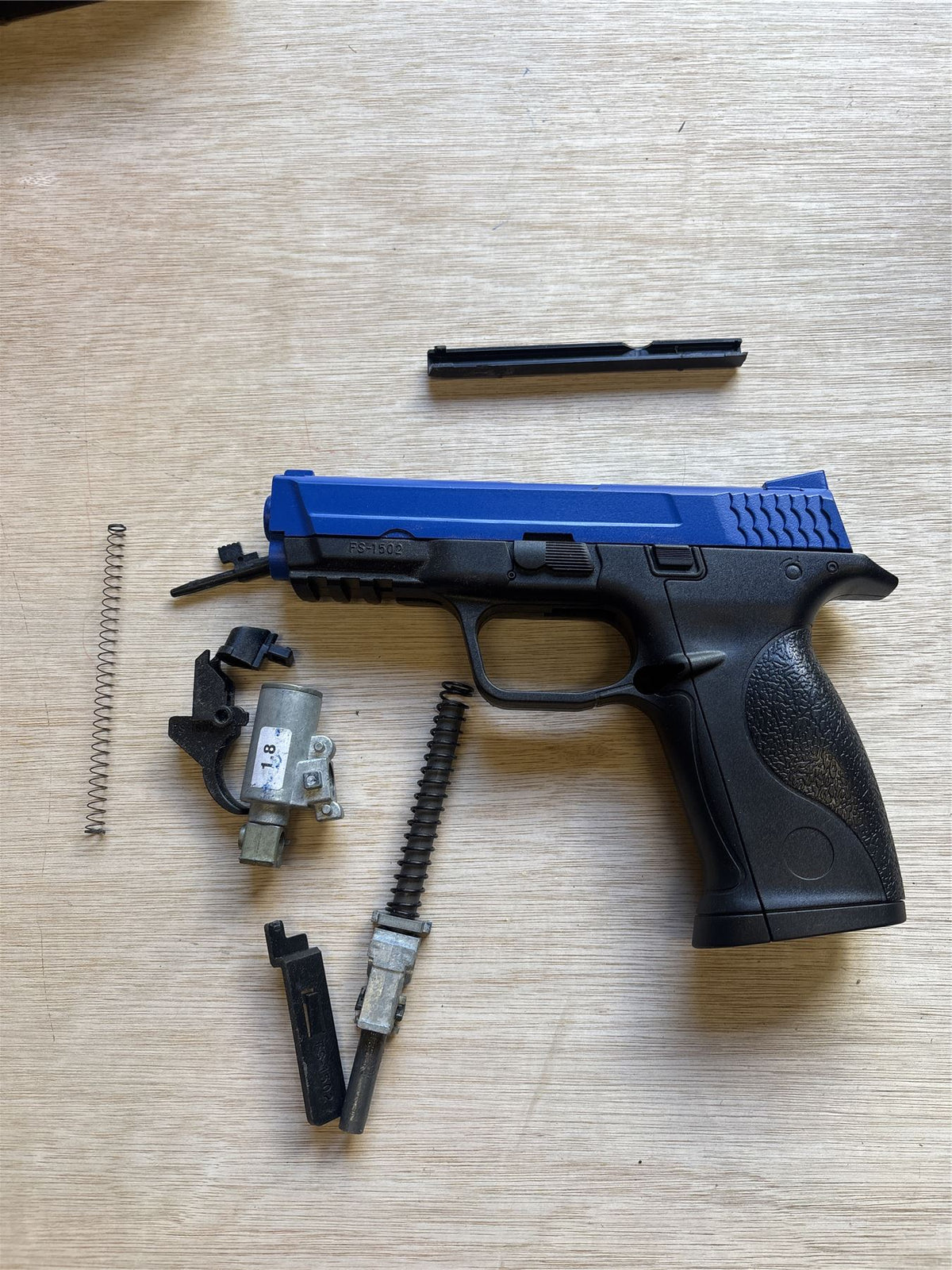 [Boneyard] Hwasan M&P NBB CO2 Pistol - In pieces - Two-tone blue slide - Unknown condition