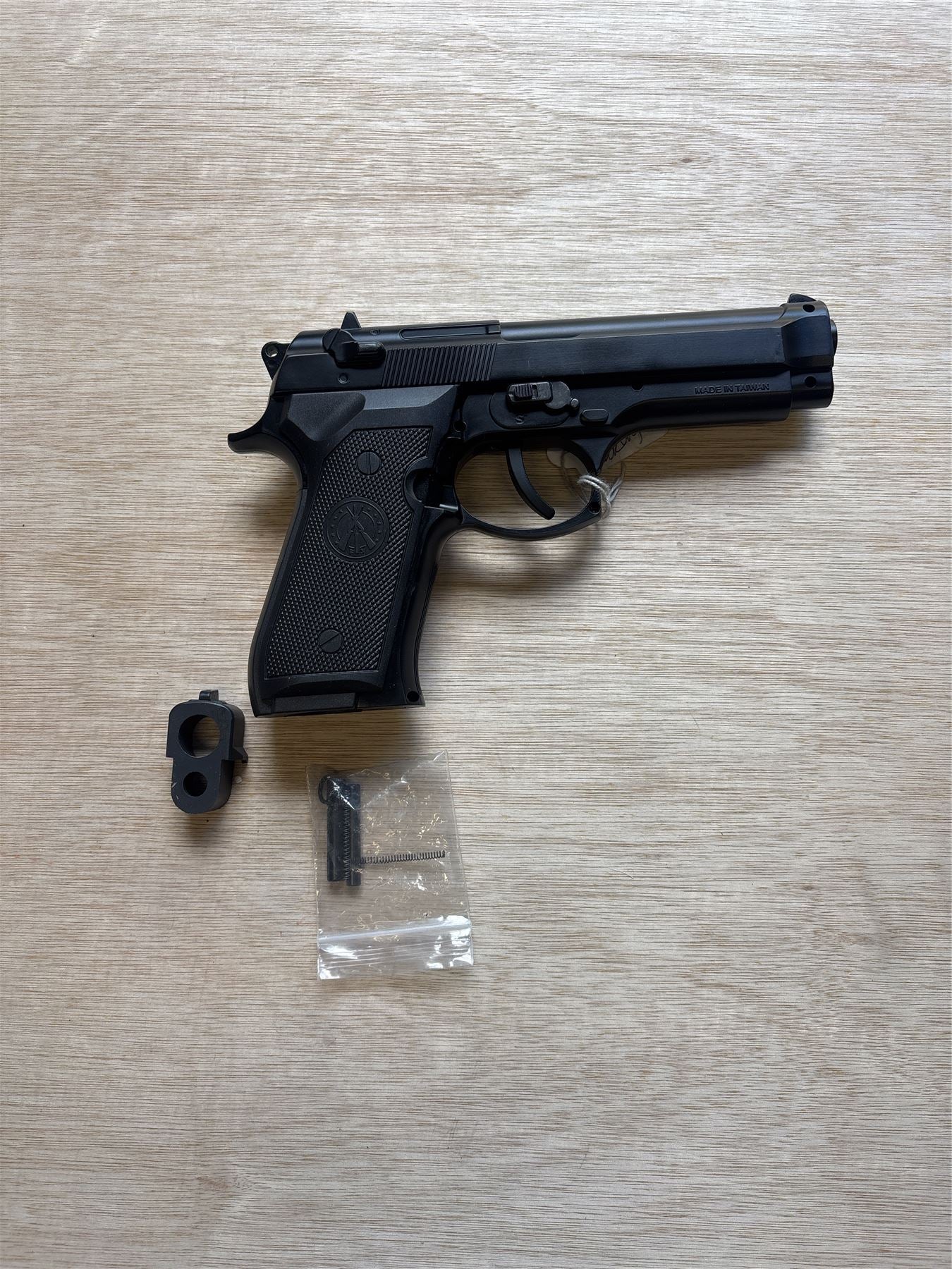 [Boneyard] Hwasan M9 CO2 Pistol (Metal - Black) - Looks new - Untested