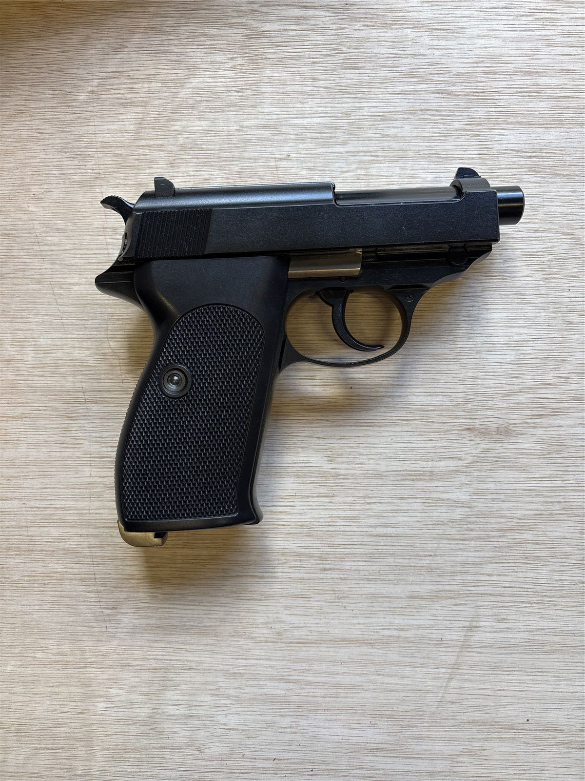 [Boneyard] WE WW2S with Silencer Gas Blowback Pistol (Black) - No mag - no silencer - box damaged