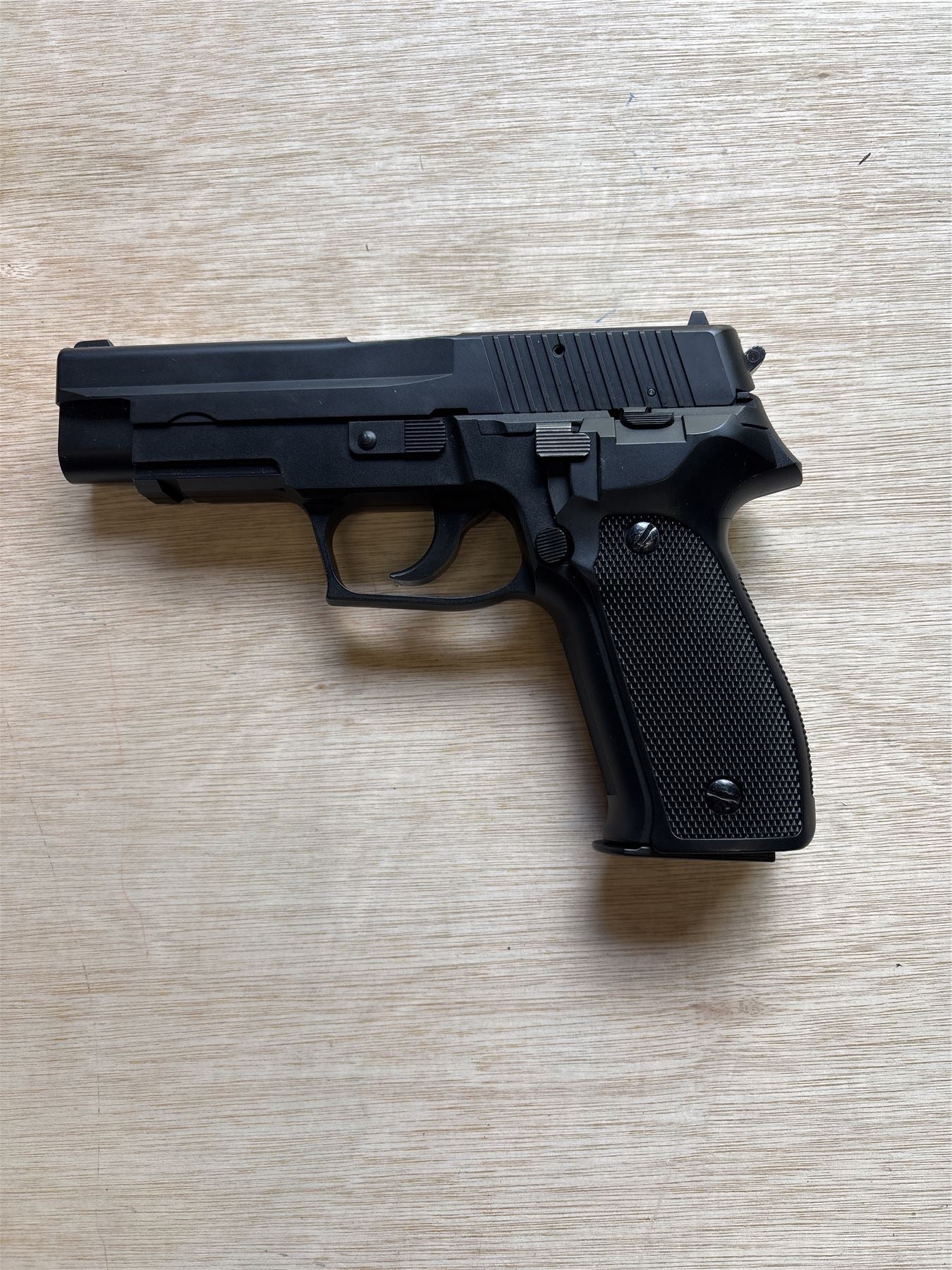 [Boneyard] HFC MK8 Gas Pistol (Non-Blowback - Black - GG-106) - Unknown Fault or Ex. Display