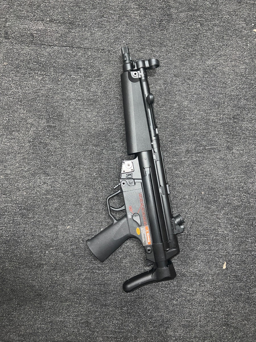 golden eagle mp5 AEG NO.6851 - missing mag but seems to work okay