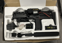 Boneyard - Well R4 AEG Sub-Machine with Silencer (Full Metal - Long Mag. - R4-BLACK)