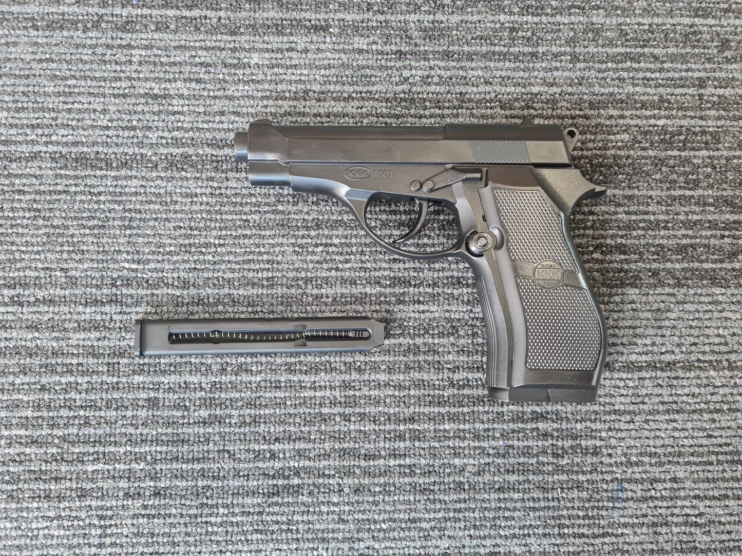 Hwasan M84 Co2 Non-Blowback Pistol (Full Metal - Black)