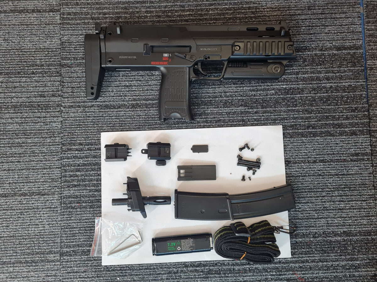 Well R4 AEG Sub-Machine (Full Metal - Standard - R4-BLACK)