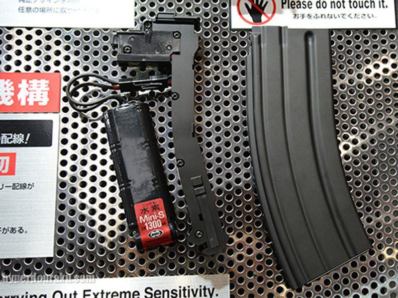 Tokyo Marui 416C Low Cap Magazine (Plus Battery Compartment - 30 Round - Black)