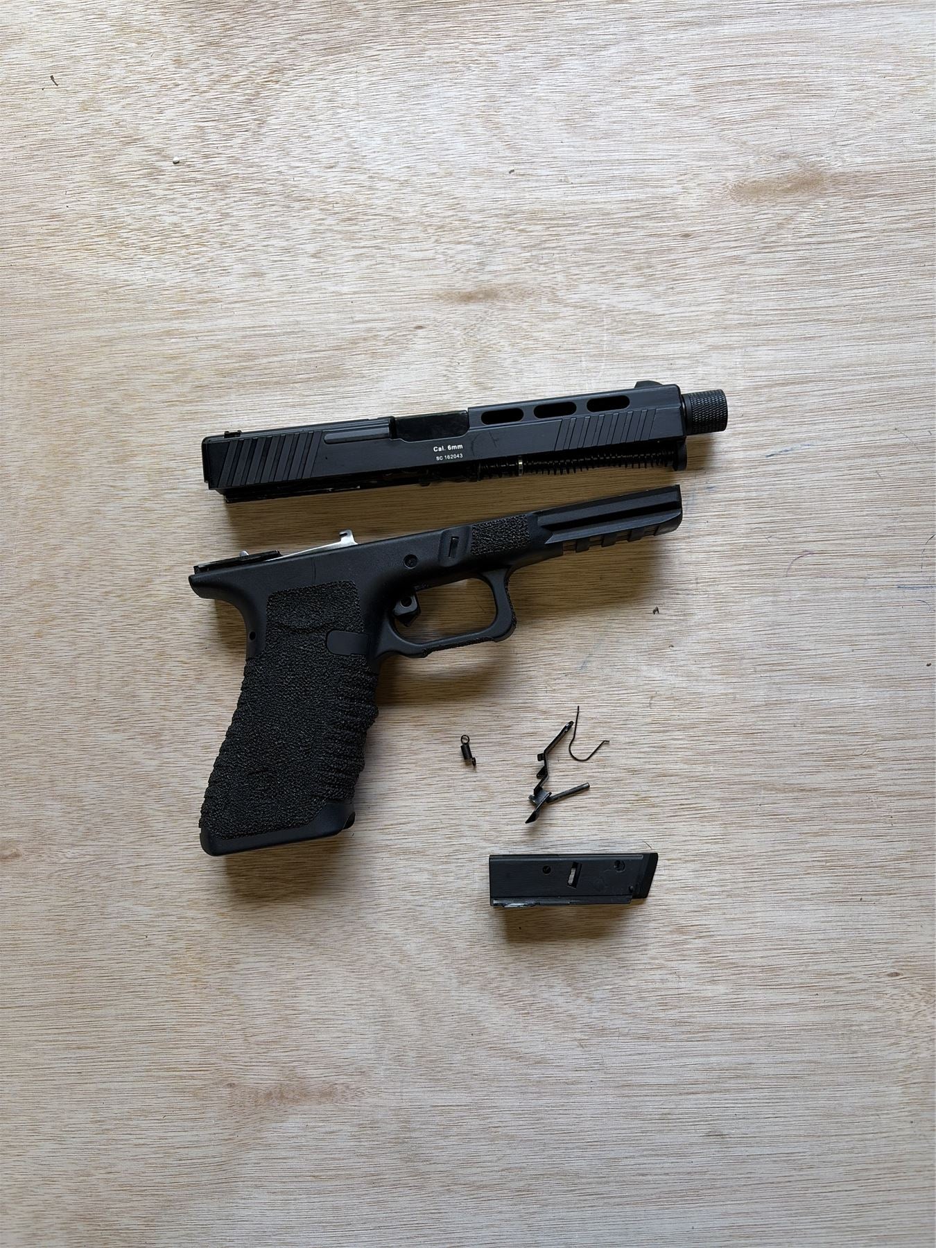 [Boneyard] Secutor - Gladius - 17 Series Custom Pistol (Black Barrel - Co2 - Black) - Faults unknown