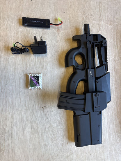 [Boneyard] JG D90 SMG with Inbuilt Drum & M4 Magazine (Black - Inc. Battery and Charger - P98-1) - Unknown Fault or Ex. Display
