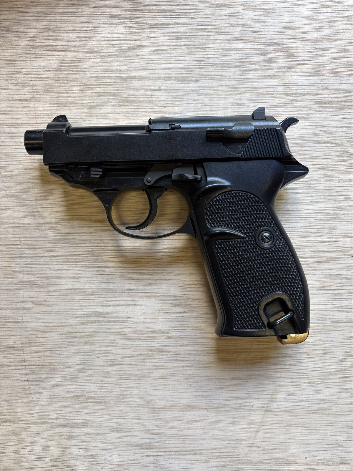 [Boneyard] WE WW2S with Silencer Gas Blowback Pistol (Black) - No mag - no silencer - box damaged