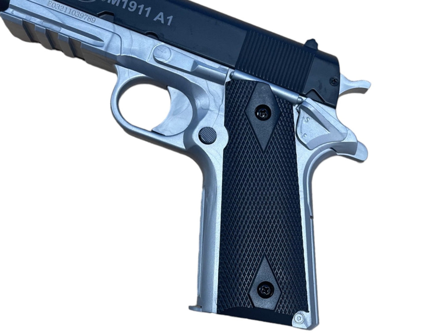 Colt 1911 Dual Tone Spring Pistol (Metal Slide - Cybergun - 180131)