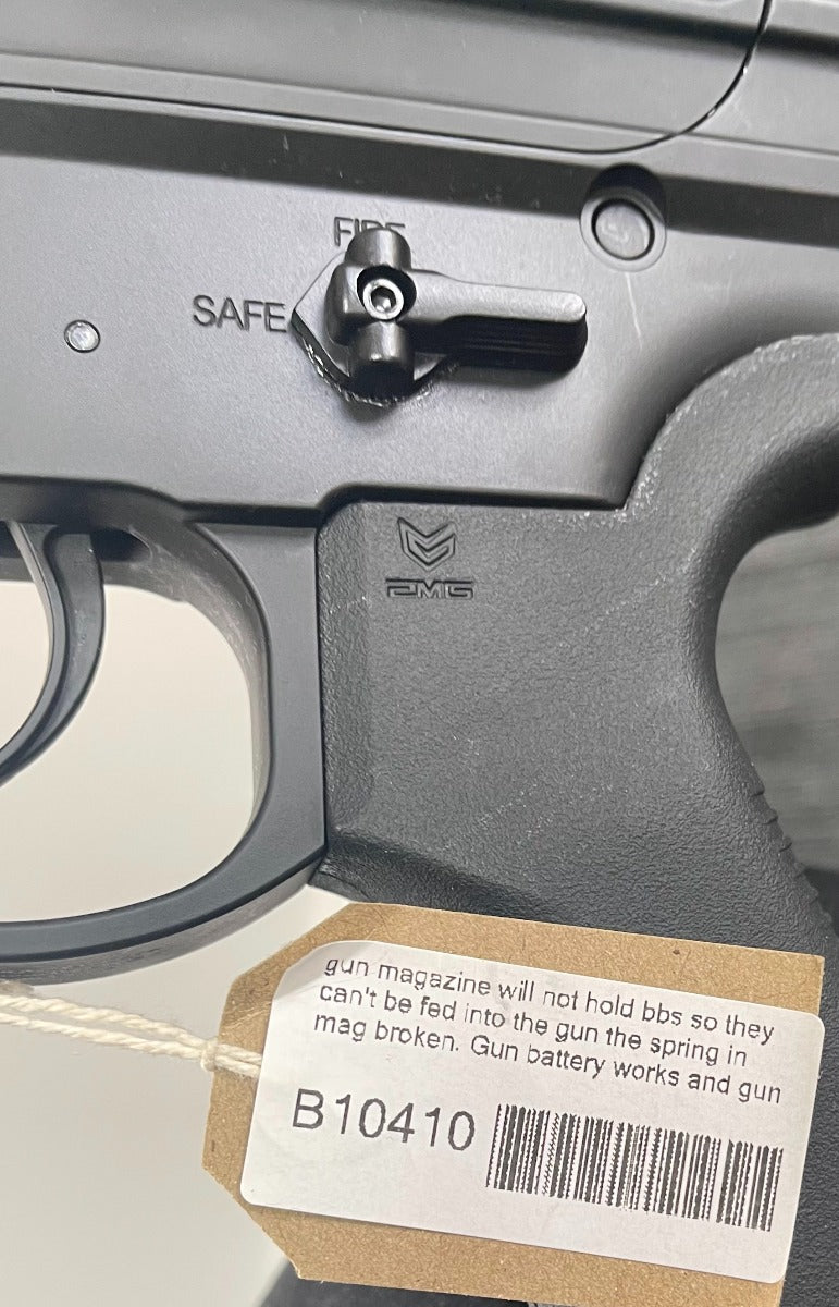 gun magazine will not hold bbs so they can't be fed into the gun the spring in mag broken. Gun battery works and gun fires on auto and semi.