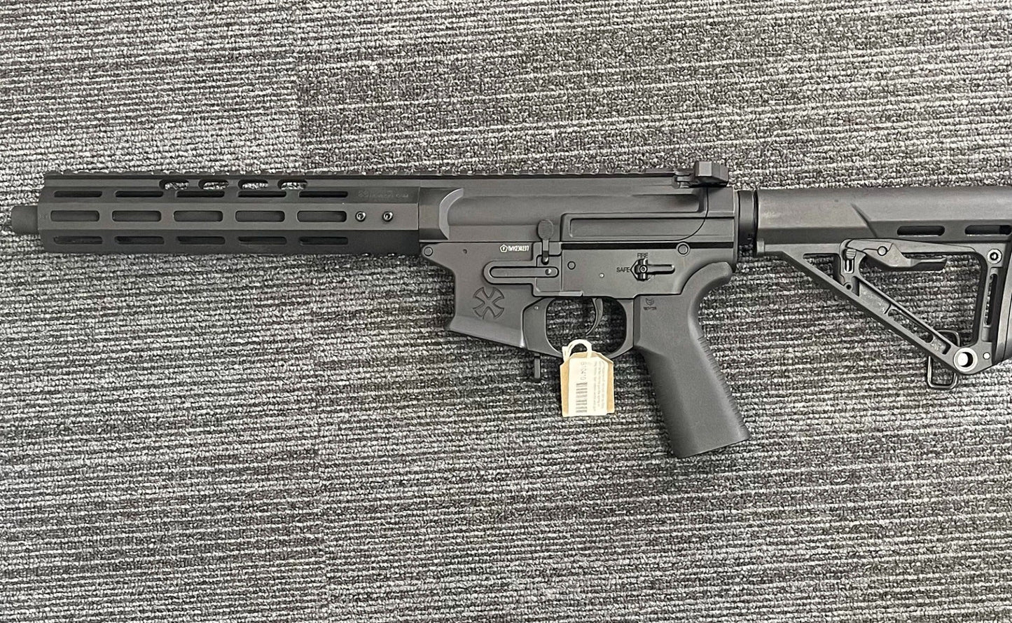 gun magazine will not hold bbs so they can't be fed into the gun the spring in mag broken. Gun battery works and gun fires on auto and semi.