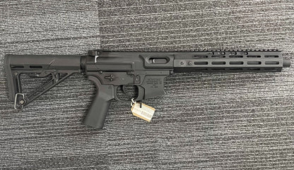 gun magazine will not hold bbs so they can't be fed into the gun the spring in mag broken. Gun battery works and gun fires on auto and semi.